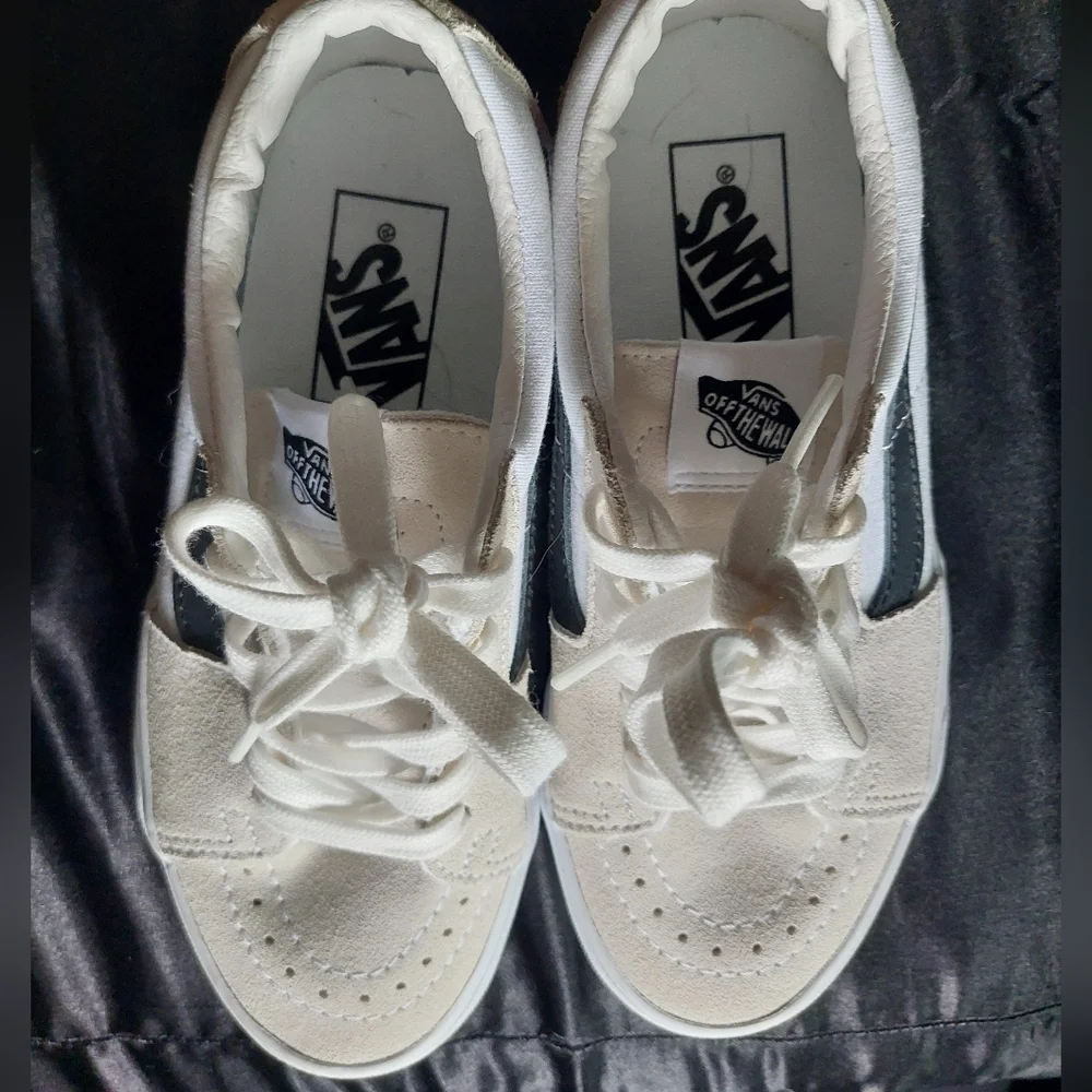 Vans Sk8-Low Unisex Black White Cream Contrast Sneakers NWOT Women's 5.5 Men's 4 - Picture 2 of 7